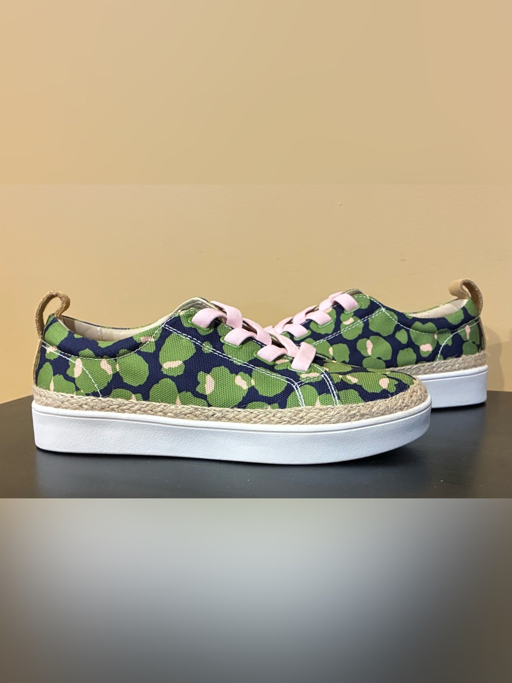 Spenco sneakers Low Top Canvas elastic Lace Sneakers Green/Blue/Pink SZ.7.5 NWOB